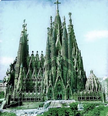 Book "Tour: Barcelona Origins & Gaudí Architecture"